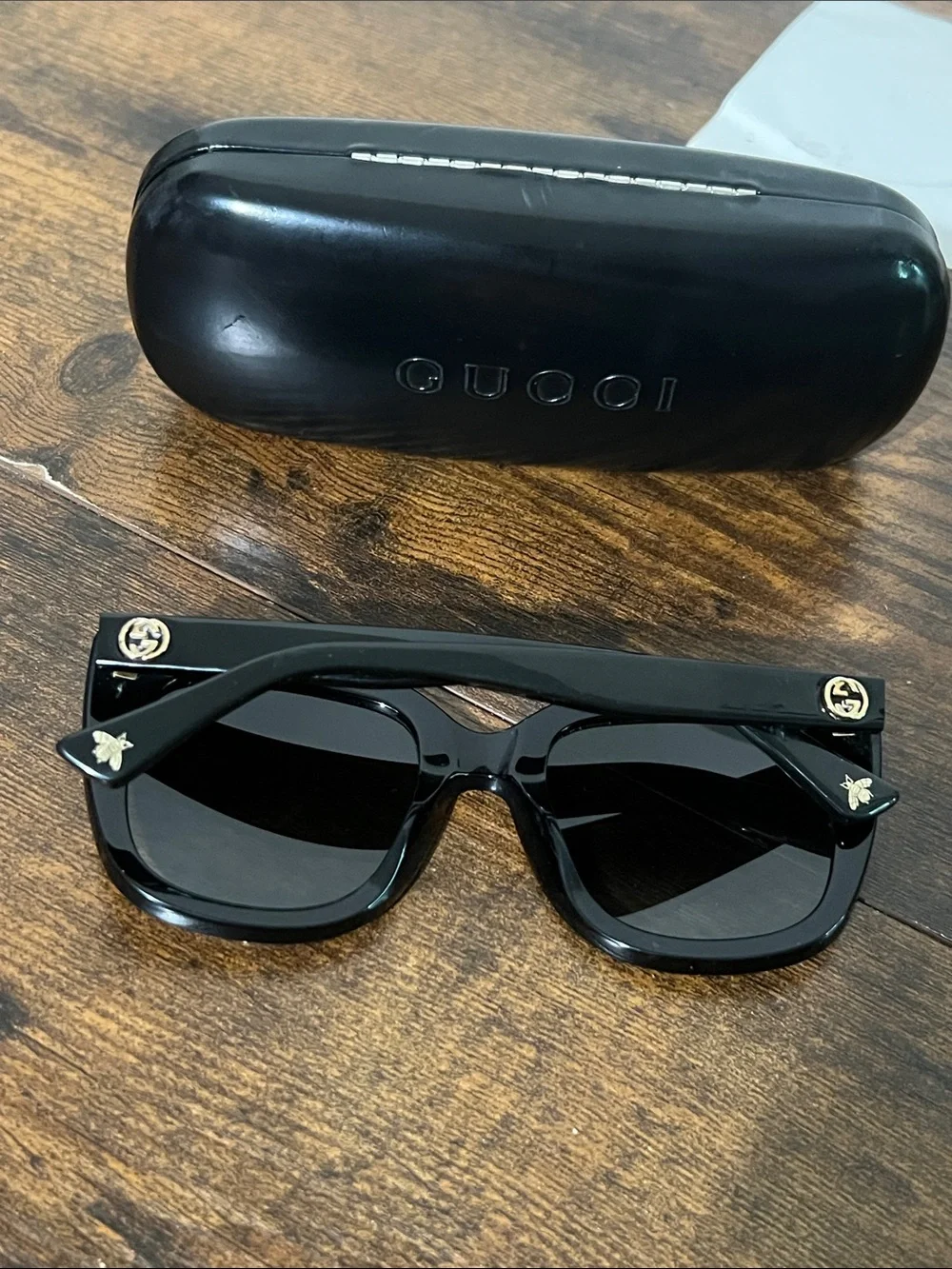 Gucci Black Square Sunglasses with Gold Logo Accent GG0163S 001 51[]22